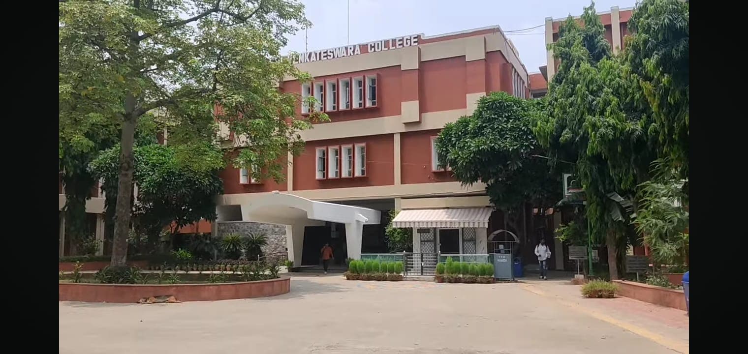 Sri Venkateswara Academic photo 6